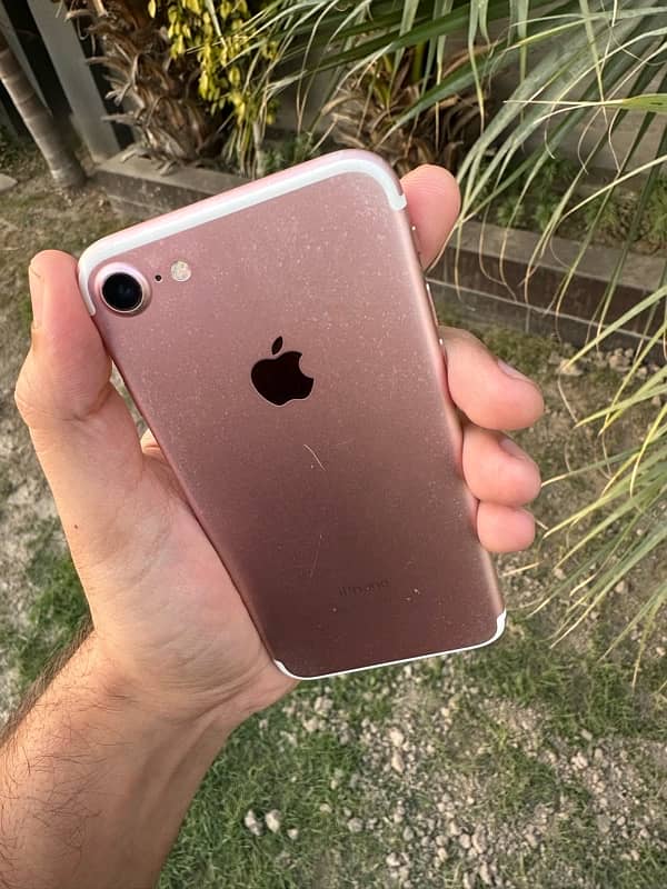 Iphone 7 32GB PTA Approved 1