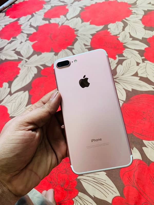 iPhone 7plus 128gb pta Approved 5