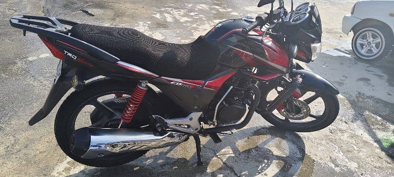 bike apny name pr han brand new 8