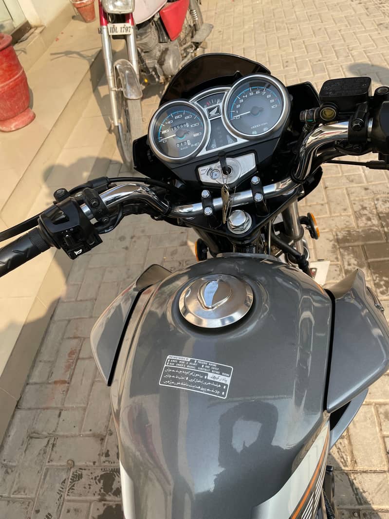 i am selling my honda cb 150f 4