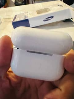 • SAMSUNG BRAND Wireless AIRBUDS