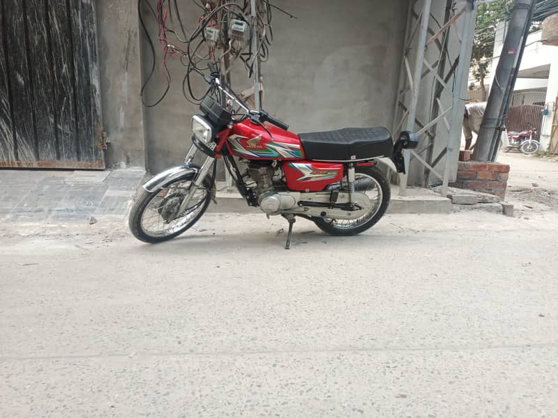 Honda CG 125 2023 Red 1