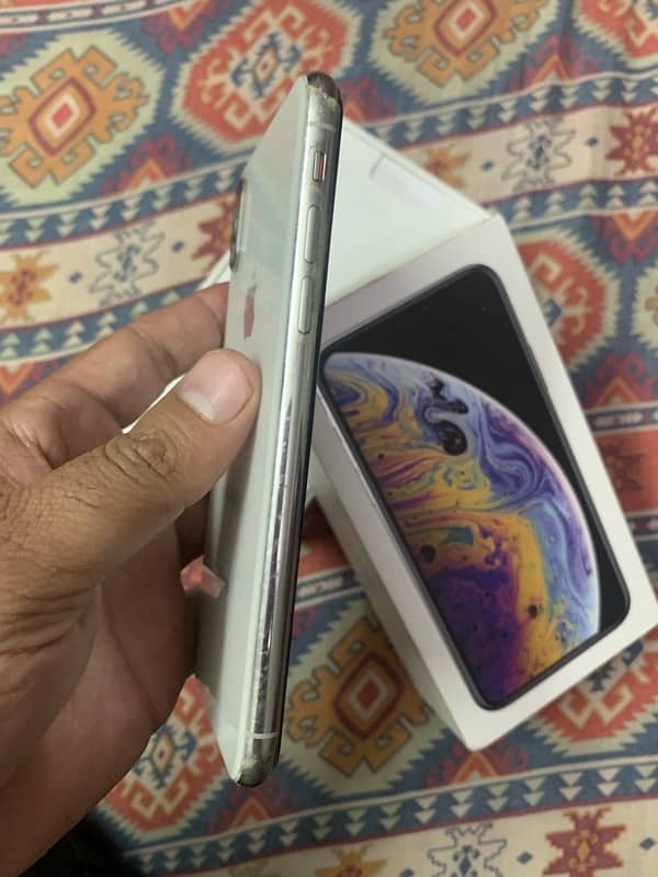 iphone XS 64 gb pta prroved 4