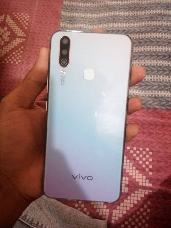 VIVO Y17 4