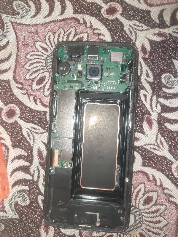 Samsung S8 (Motherboard front & back camera)condation new hai board ki 2