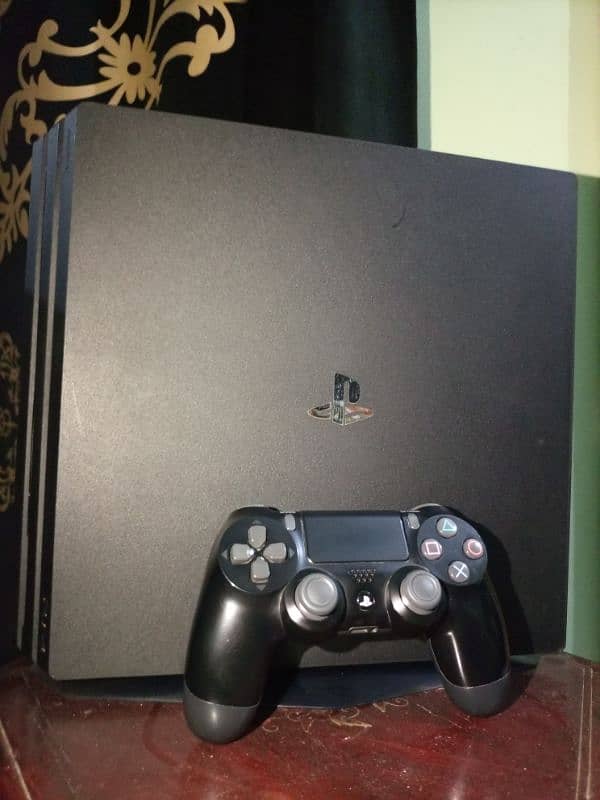 PS 4 PRO 1TB 2