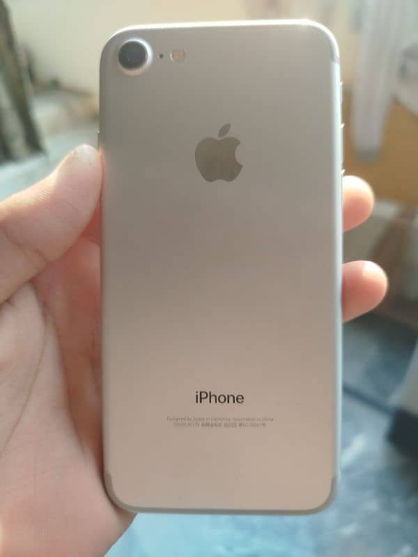 I want to sell this I phone 32gb 3