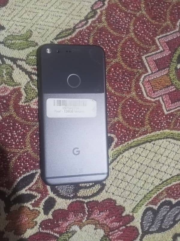 google pixel 4.128 sim wark crek hy pic men diya hy btry nramal hy 0