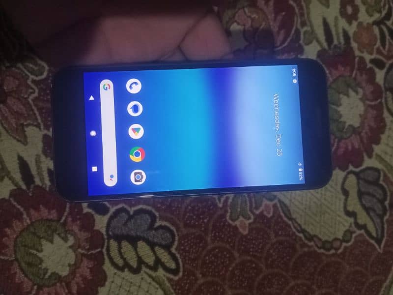 google pixel 4.128 sim wark crek hy pic men diya hy btry nramal hy 1