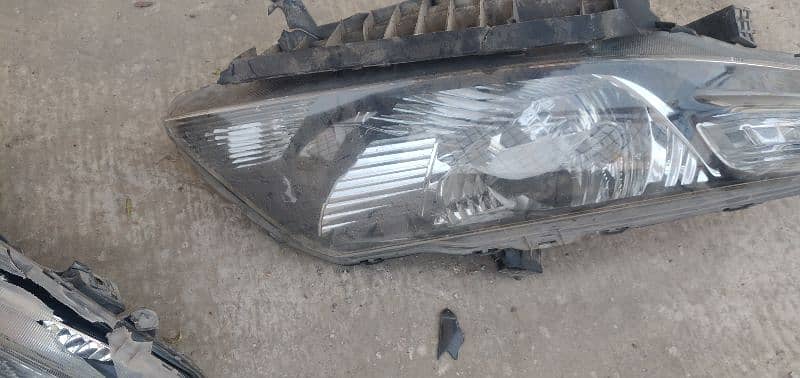 Honda City 2015 Bonet, Front Main Jali & Lights 9