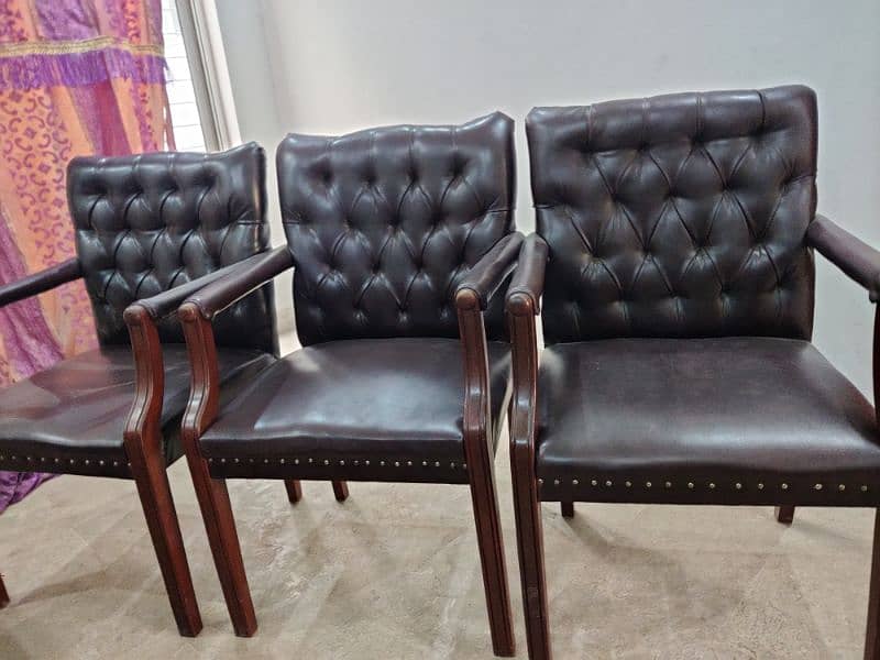 4 Sofa E executive visitors chairs one executive Office chair for sale 0