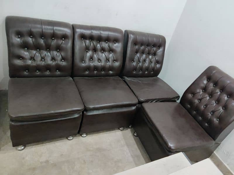 4 Sofa E executive visitors chairs one executive Office chair for sale 2