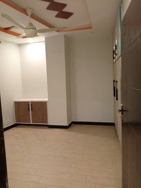 Ghouri town flat Availabile for rent 5