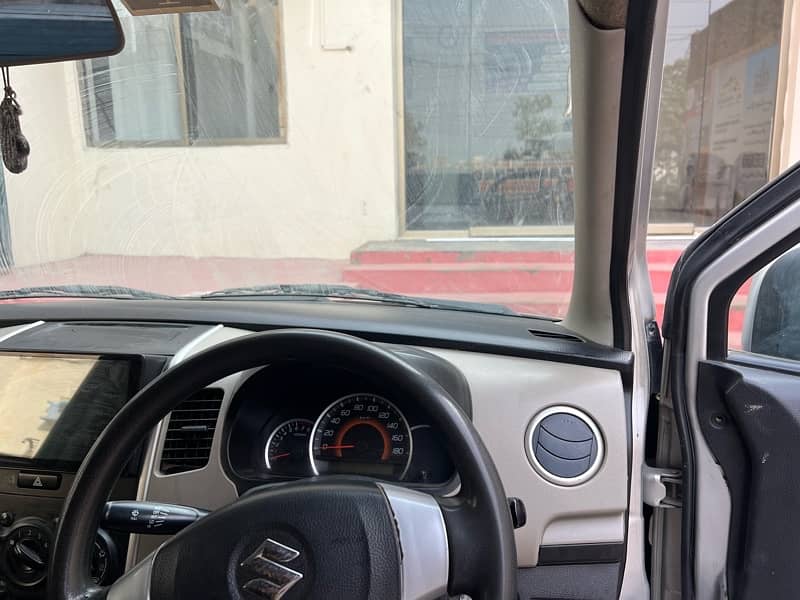 Suzuki Wagon R 2018 3