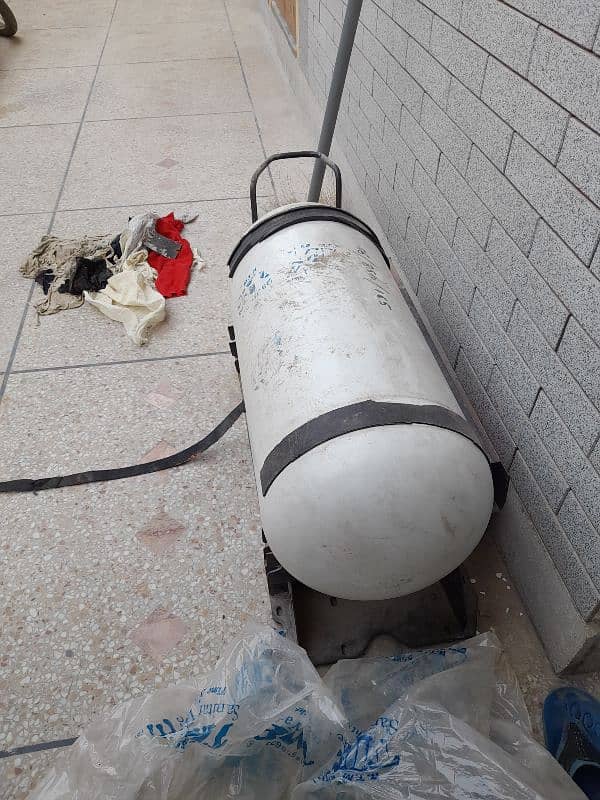 CNG GAS CYLINDER WITH KIT 1