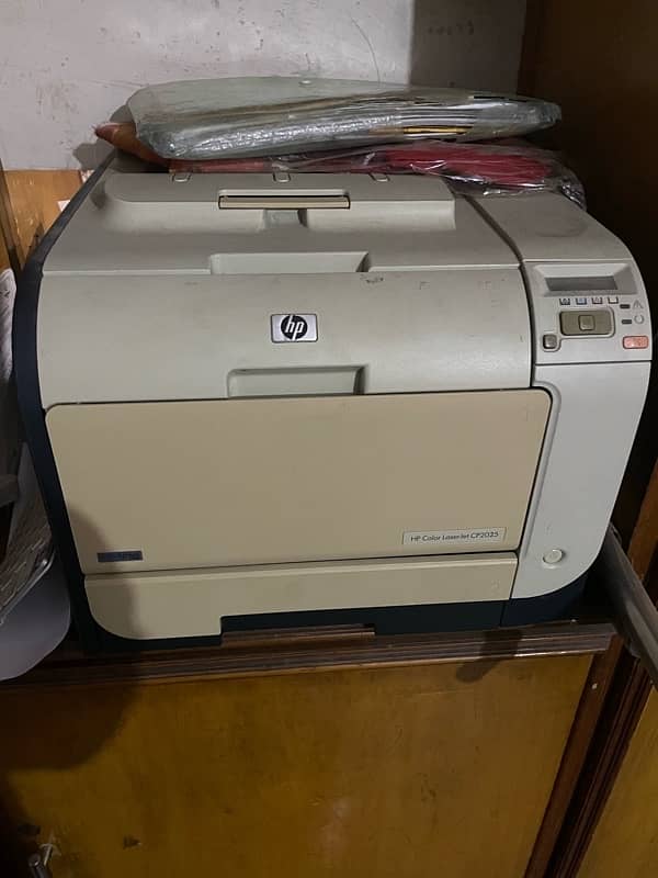 HP Color Laserjet CP2025 0