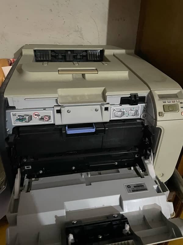 HP Color Laserjet CP2025 3