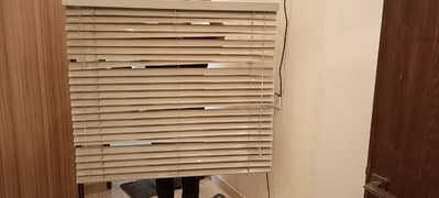 blinds in very good condition