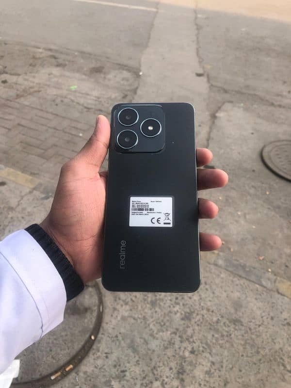 realme c61 6/128 with box charger,rate final ha 6