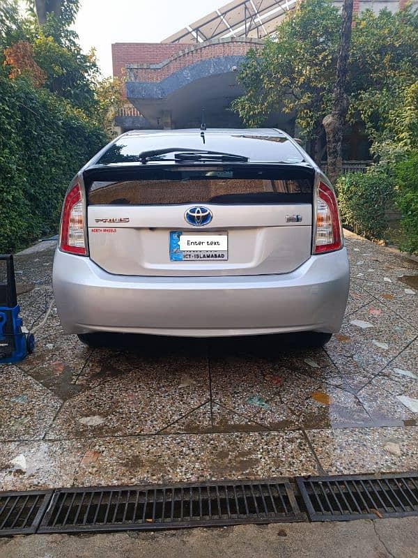 Toyota Prius 2015 4