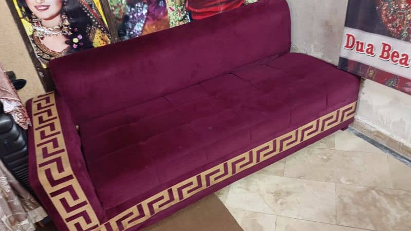 I  am selling my sofa 2 sets of 3 sitters 10by8 conditions 2