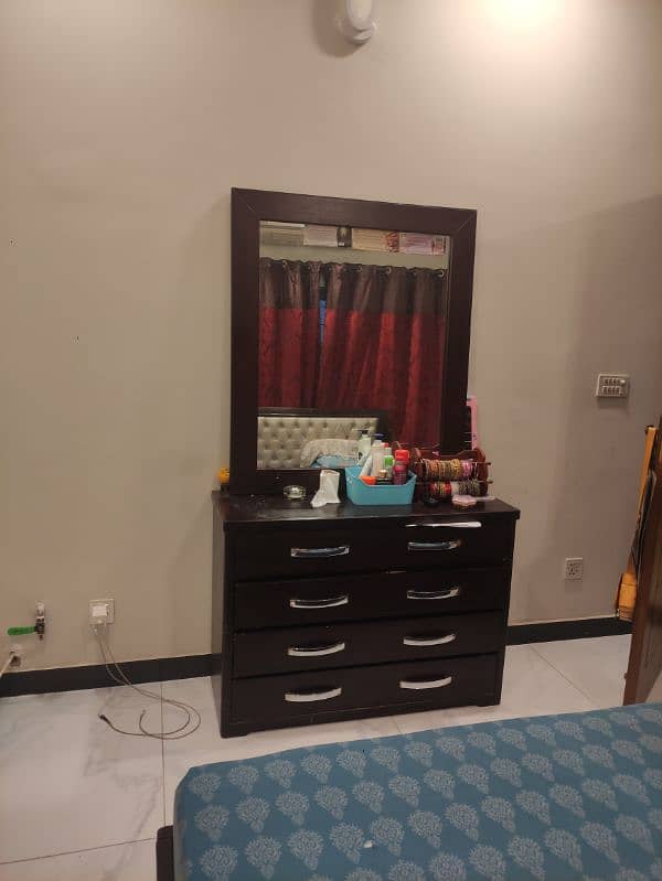 bed  side table  and dressing table plus mirror 1