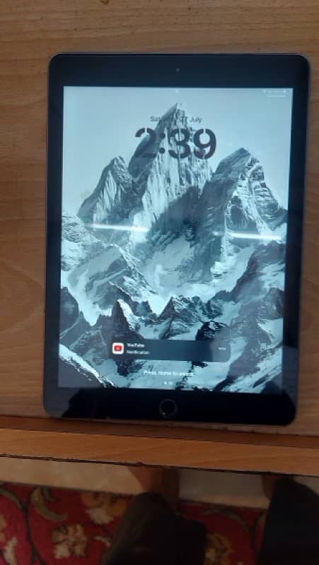 Apple iPad 6th gen 32 gb 6