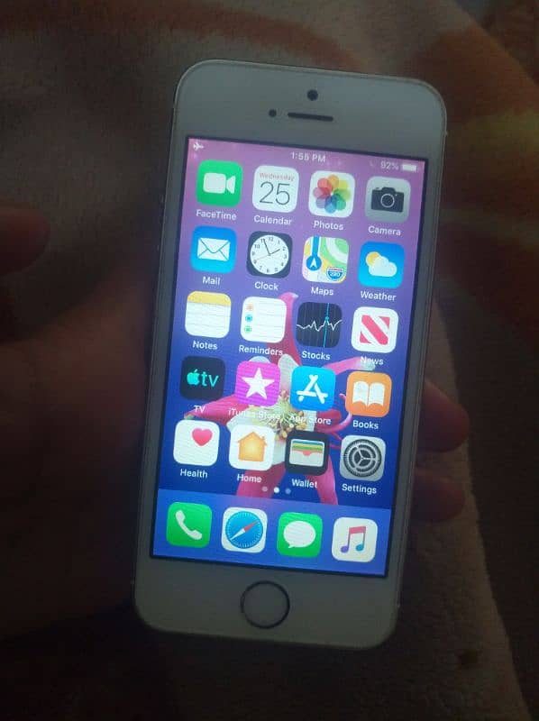 iPhone 5s gold 13