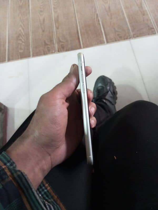 iphone 11 JV hai sab ok water proof seal 1