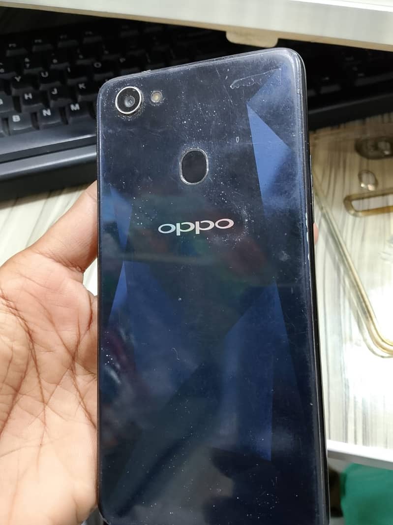 OPPO F7 0