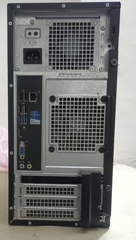 Dell computer 10/10 condition no fault serious buyer only 1