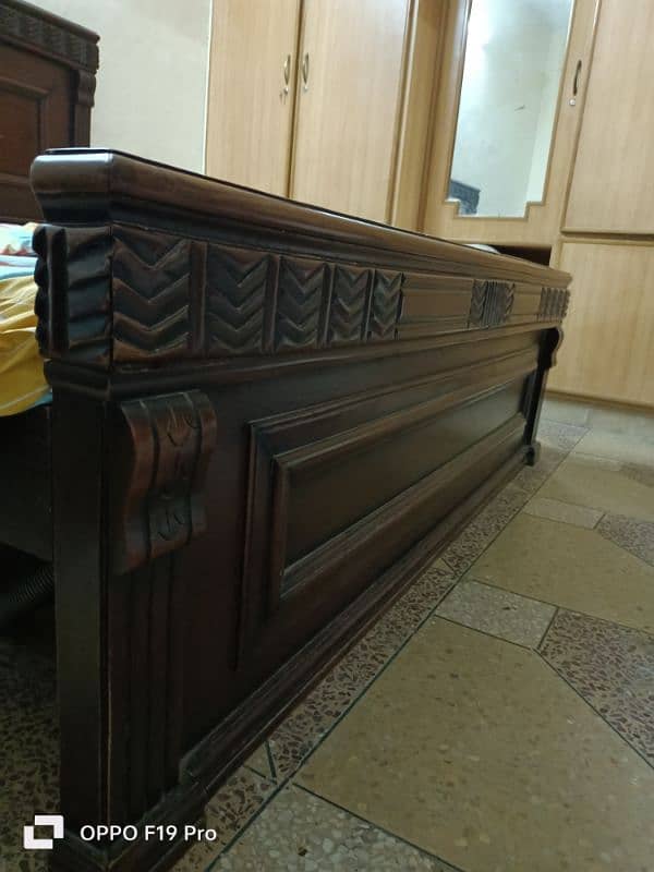 King Size Bed In wooden For sale 3