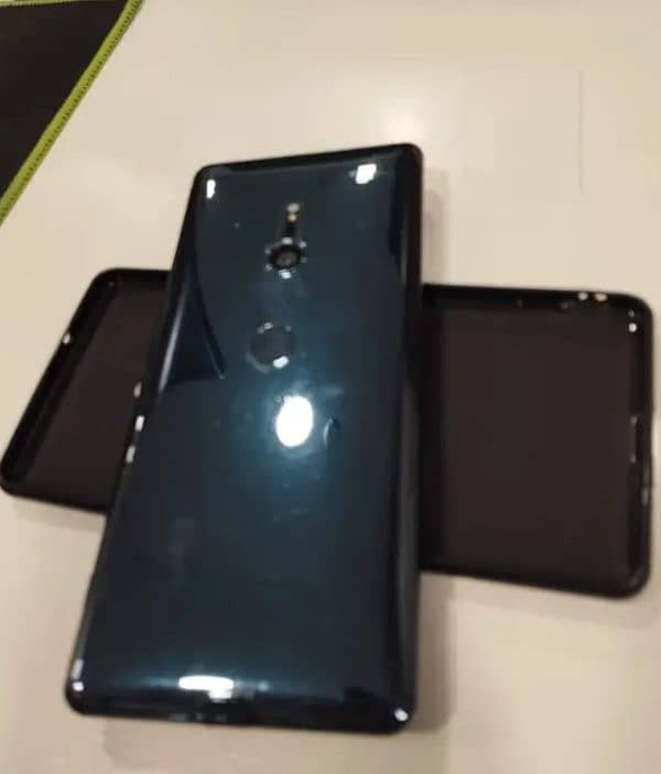 sony xperia xz3 1