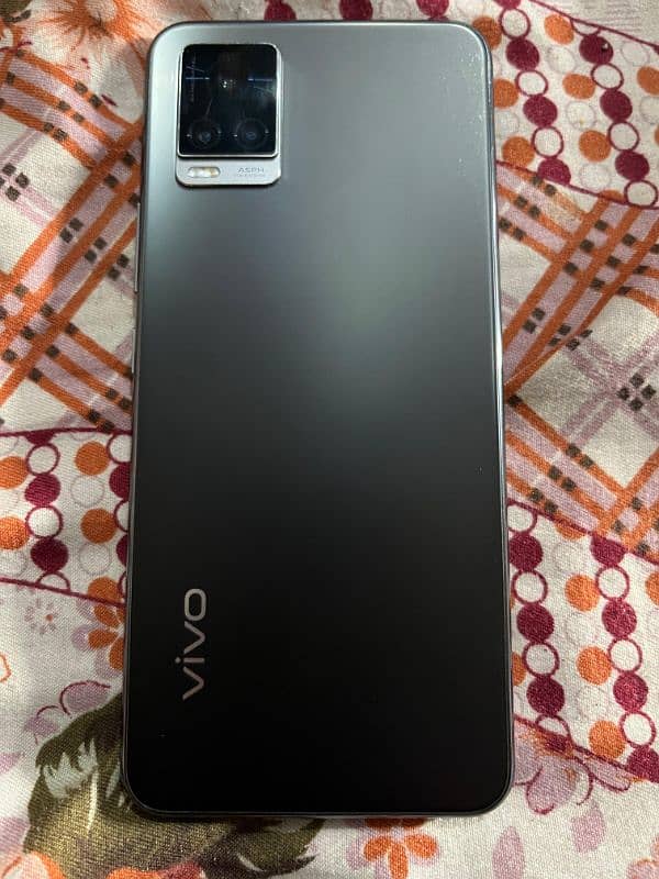 vivo v2025 8 128 condition 10/10 1