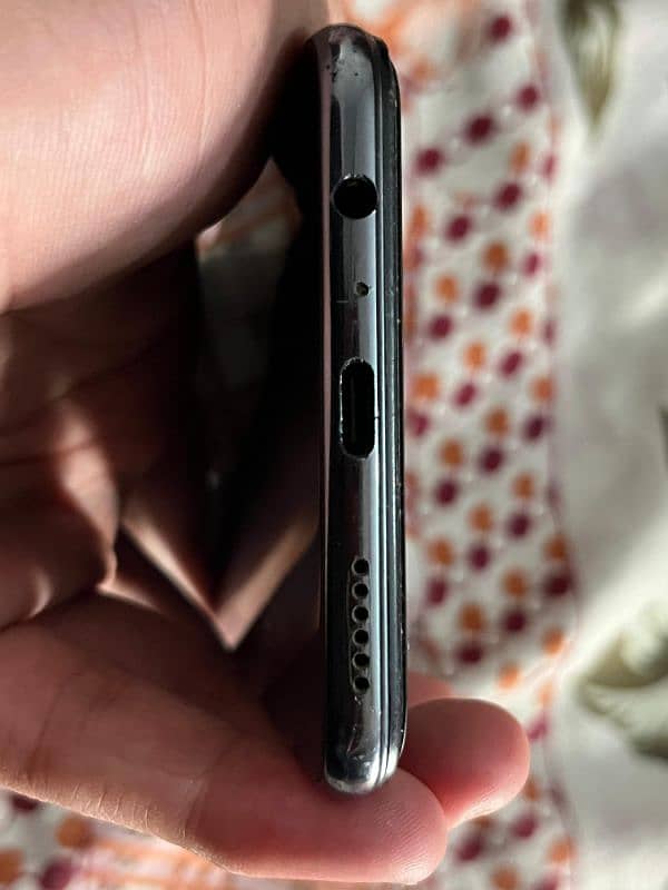 vivo v2025 8 128 condition 10/10 7