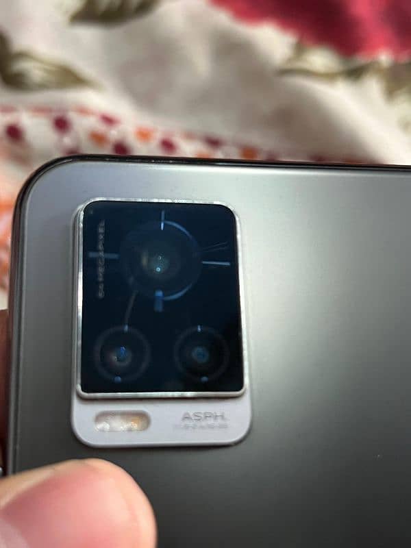 vivo v2025 8 128 condition 10/10 8