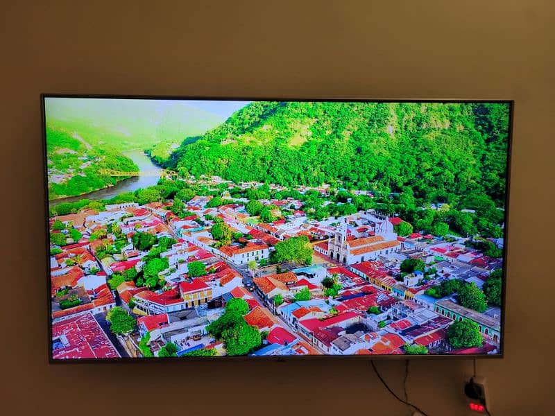 65" LG ULTRA HD 4K TV 1