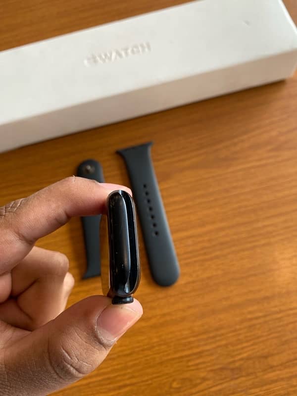 Apple watch series 7 45mm(95%battery health) 5