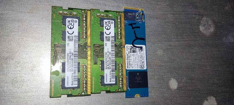 SSD 512 and DDR 4  4Gb ram 0