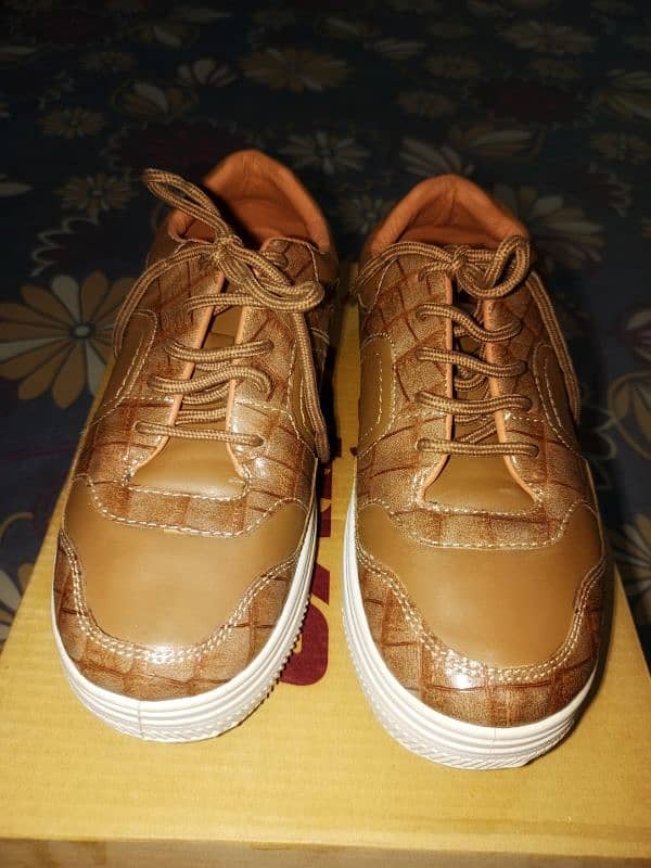 Brown Sneakers 0