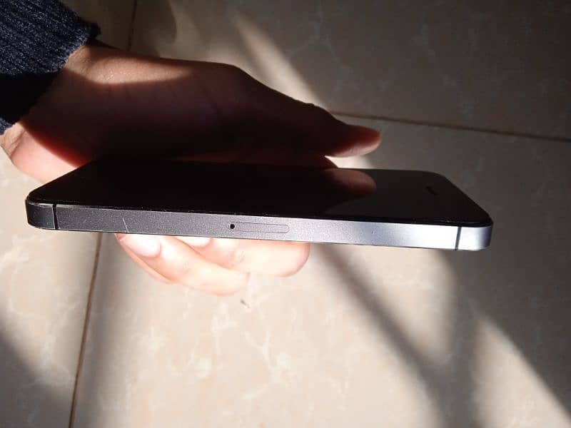 iPhone 5s. PTA approved 5