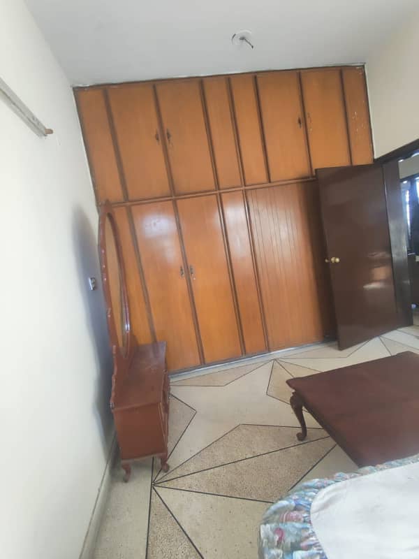 ALLAMA IQBAL TOWN 10 MARLA FURNISHED HOUSE FOR URGENT SALE IN PRIME LOCATION OF ALLAMA IQBAL TOWN 11