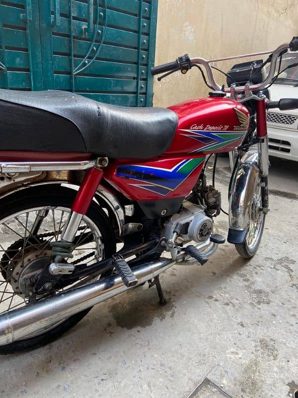 Honda 70 for sale genioun condition 10 /10 urgent for sale 3