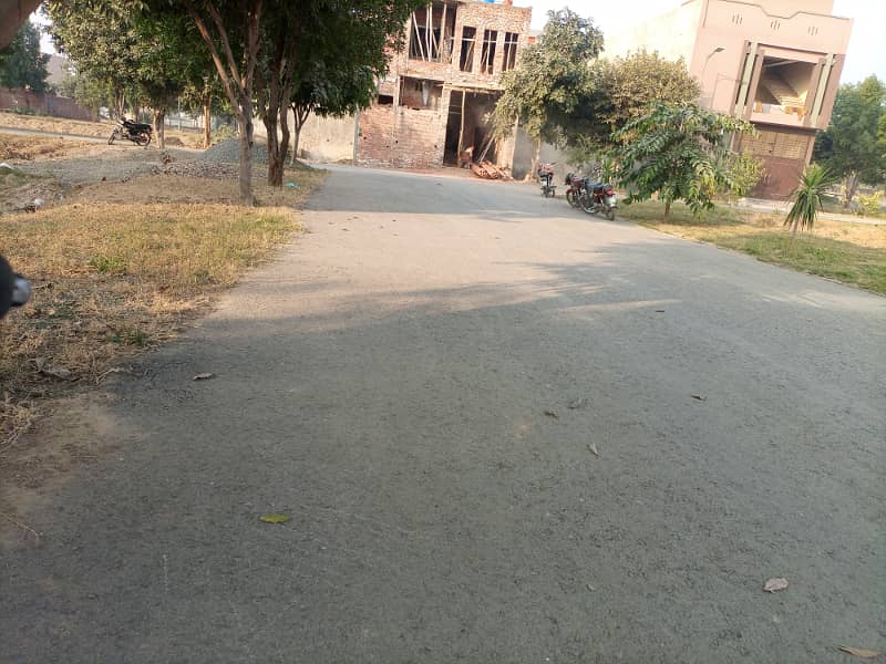 5 Marla Residencial plot For Sale Prime Location at Main Canal Road Lahore palm villas housing scheme canal road near jallo park Lahore 3