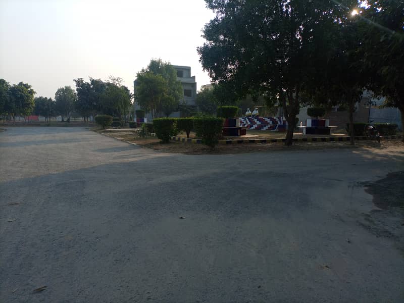 5 Marla Residencial plot For Sale Prime Location at Main Canal Road Lahore palm villas housing scheme canal road near jallo park Lahore 4