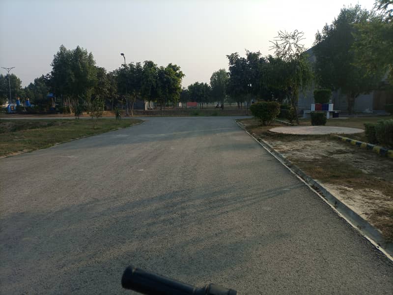 5 Marla Residencial plot For Sale Prime Location at Main Canal Road Lahore palm villas housing scheme canal road near jallo park Lahore 7