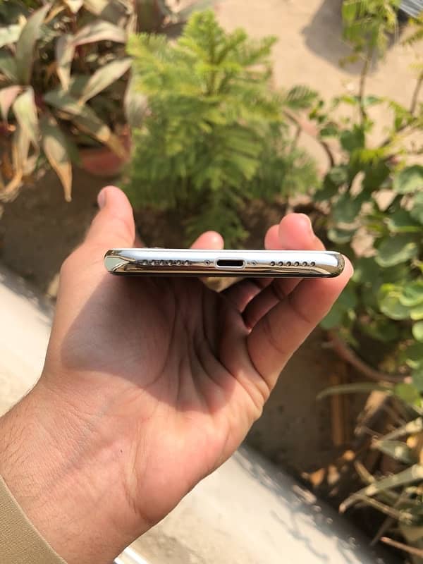 iphone x pta approved 64 gb 4