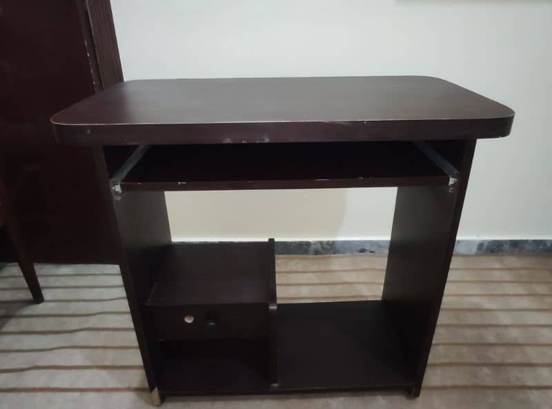 Desktop Table for sale 0