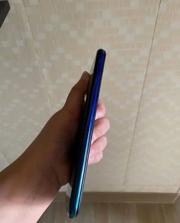 Vivo y15  4/64 with box in good condition for sale 1