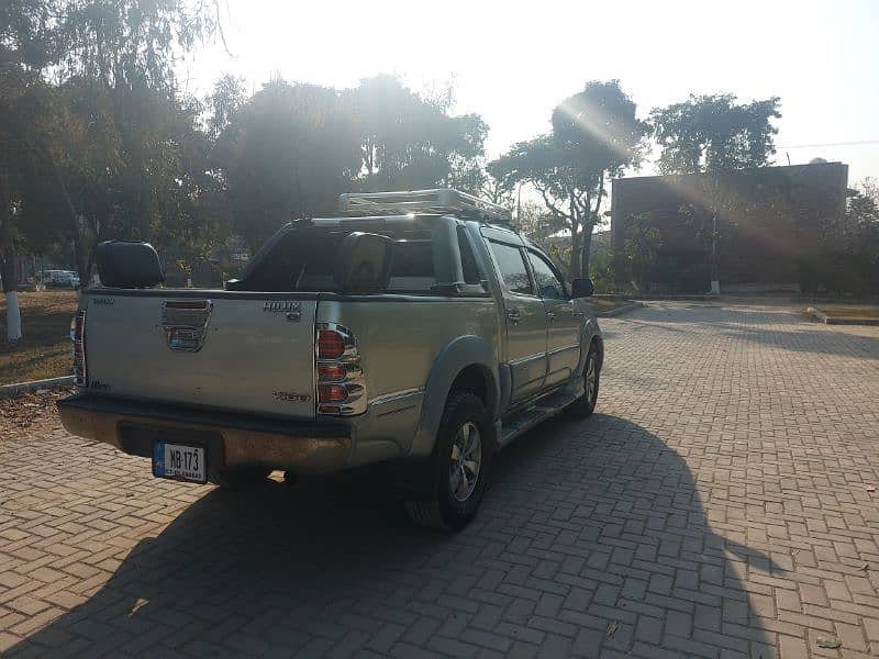 Toyota Hilux 2005 4